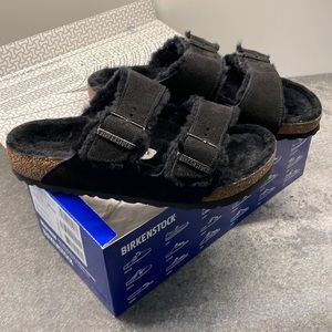 New in box Birkenstock Arizona Shearling size 38/7